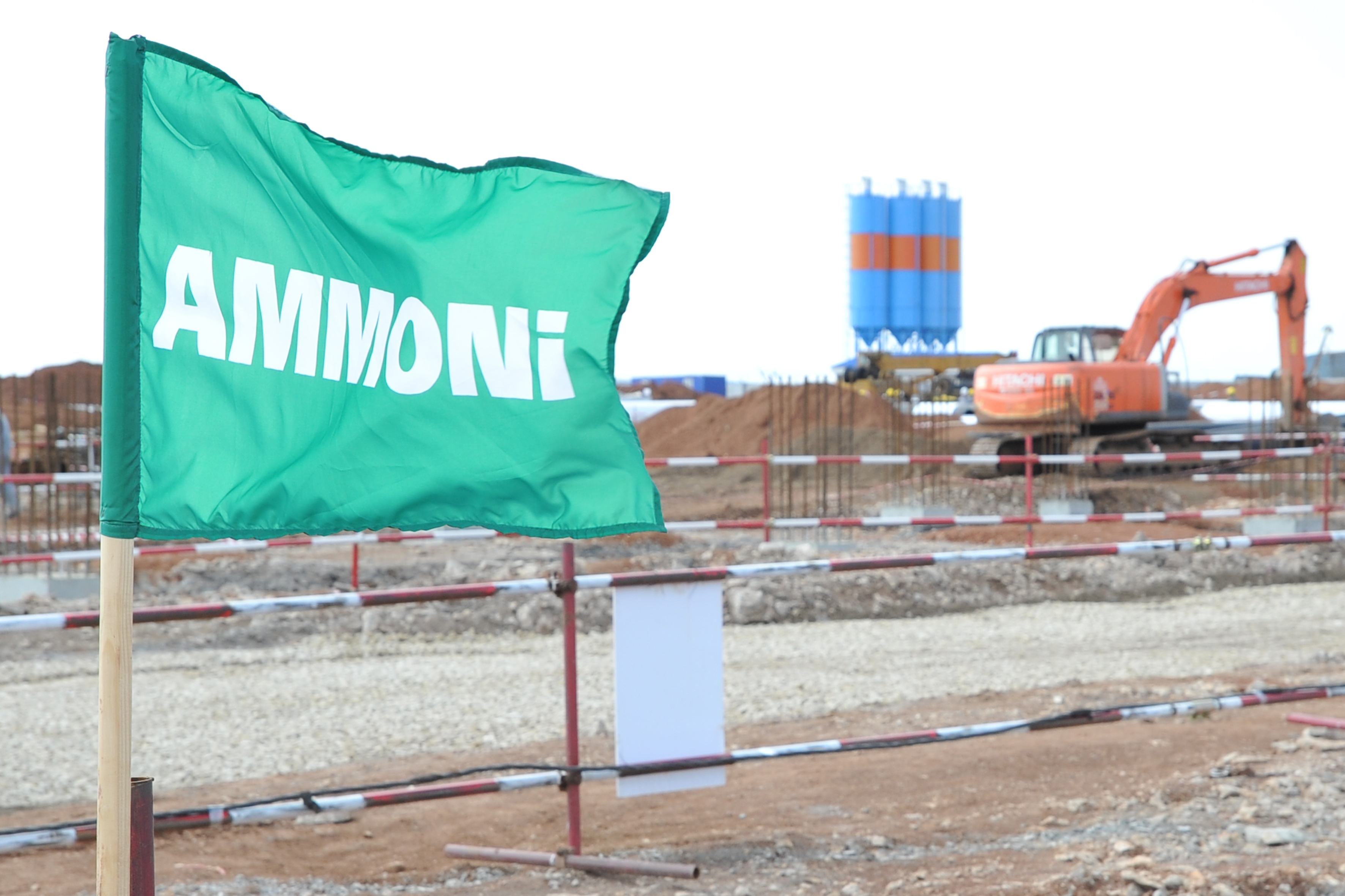 22 мая 2015 года было получено положительное заключение Главгосэкспертизы по строительству комплекса по производству аммиака, метанола и карбамида на территории промзоны г.Менделеевска (Татарстан)