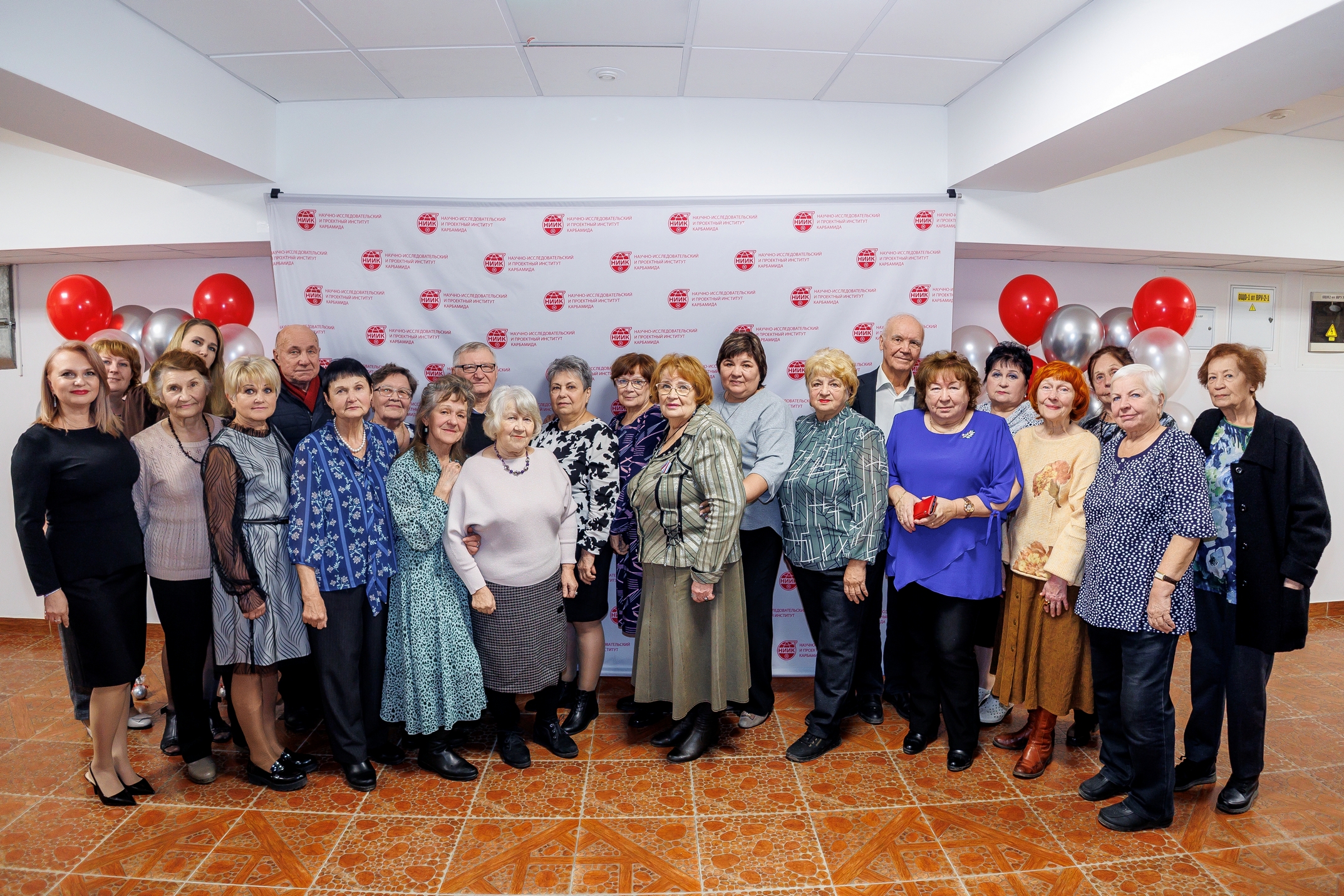 Традиции бережно храня. В НИИК прошёл День ветерана: теплое событие в честь старшего поколения